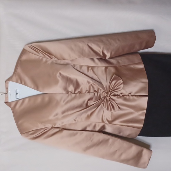 Donna Morgan Tops - DONNA MORGAN Beige Satin Button Down Blouse With Pleats & Bow. Size 12